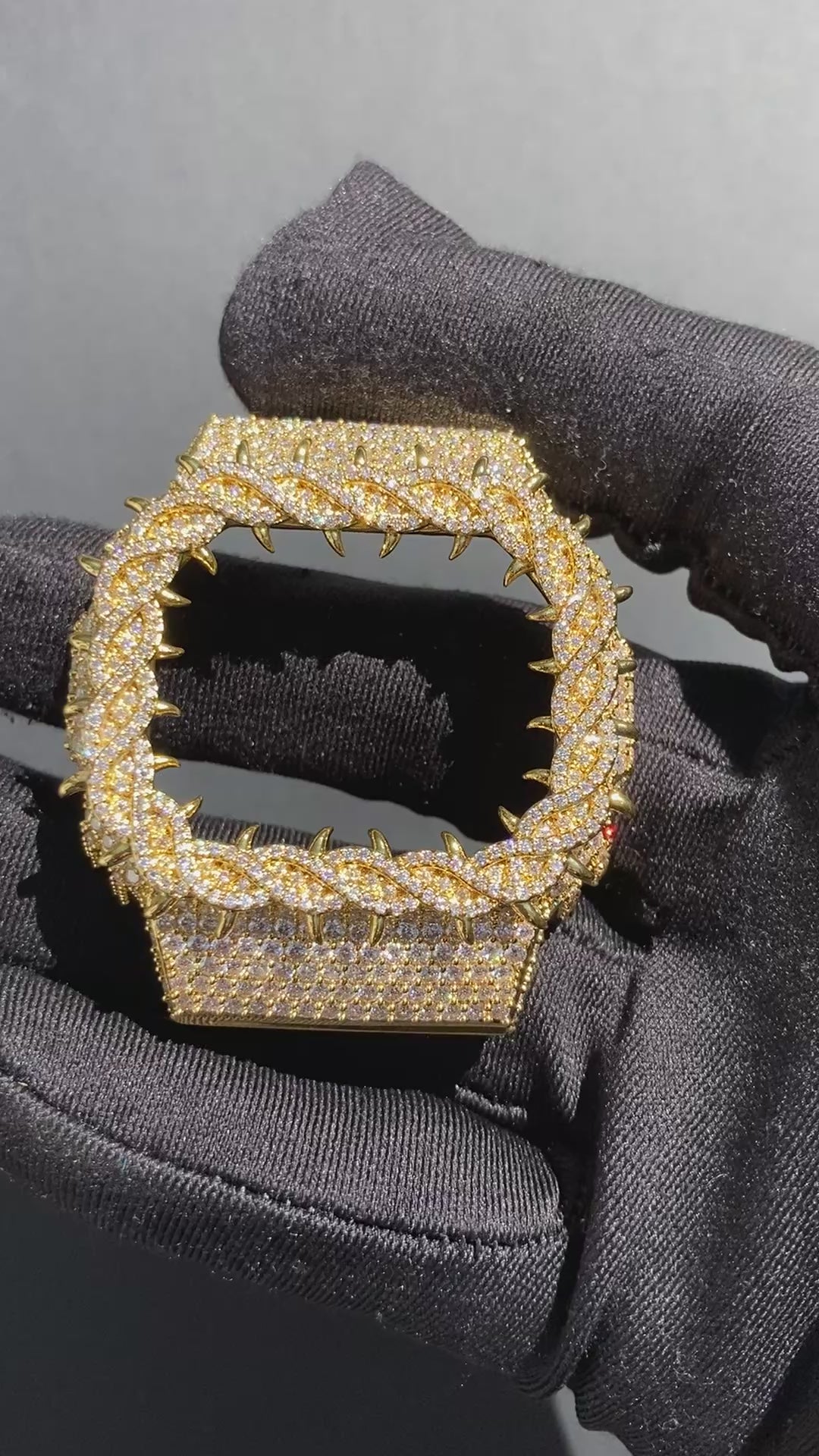 VVS Moissanite Gold Iced-Out Thorn Watch Bezel for Dw5600